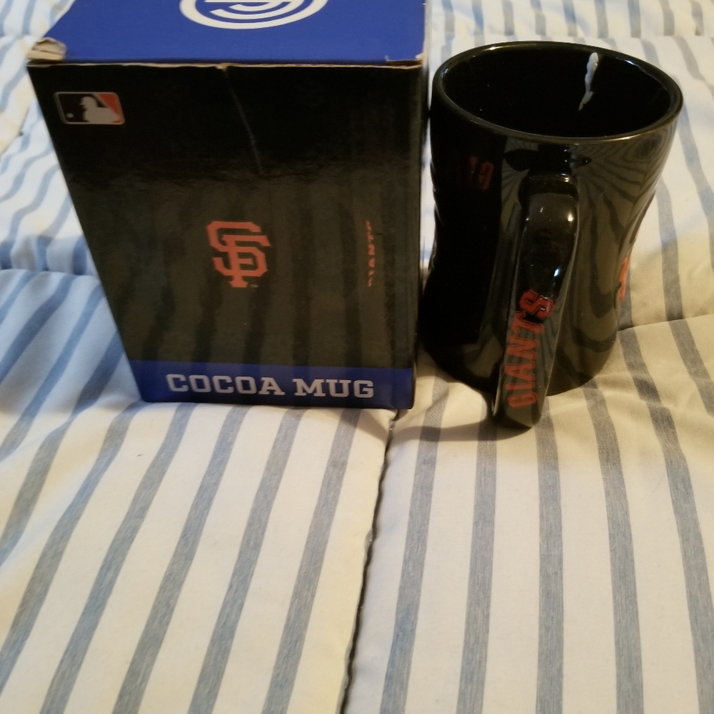 San Francisco giants coco ,coffee mug &gloves set